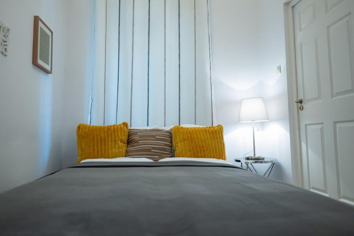 Chic Central Flat With River View 부다페스트 외부 사진